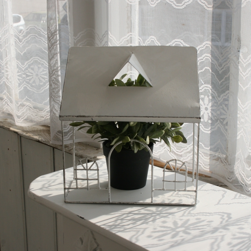 Dekoračné kovový domček 27x24x13cm