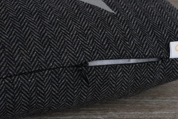 Dekoračné vankúš hviezda čierny 45x45cm