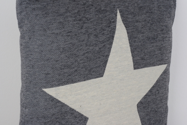 Dekoračné vankúš hviezda sivý 45x45cm