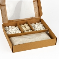 Dekoračná sada kamienkov a ratanu biela