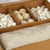 Dekoračná sada kamienkov a ratanu biela