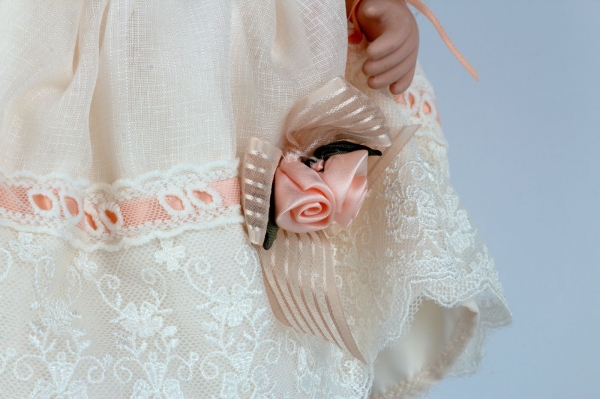 Dekoratívna porcelánová bábika Matylda 48cm