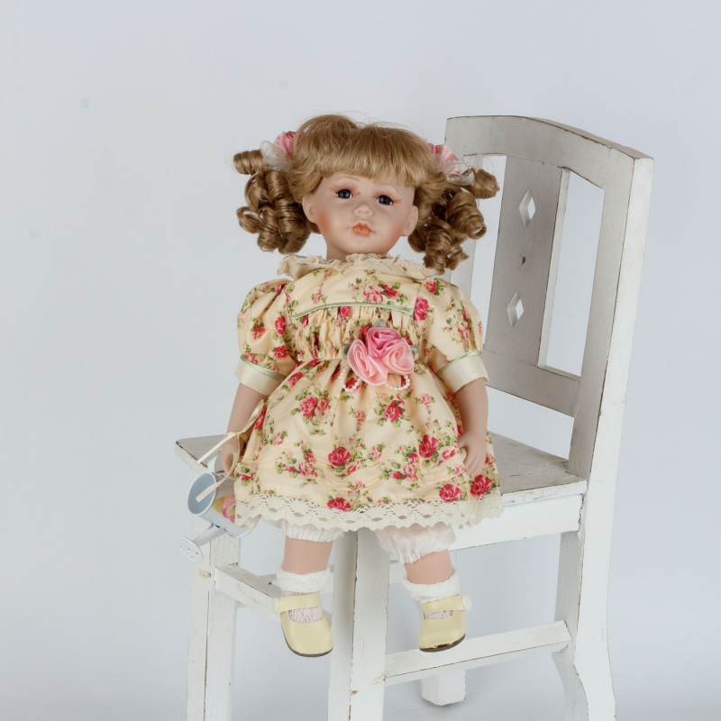 Dekoratívna porcelánová bábika Valerie 36cm