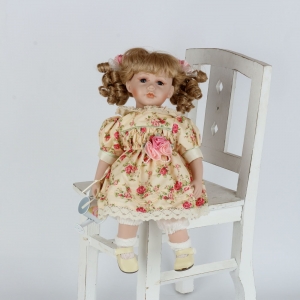 Dekoratívna porcelánová bábika Valerie 36cm