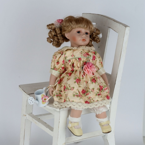 Dekoratívna porcelánová bábika Valerie 36cm