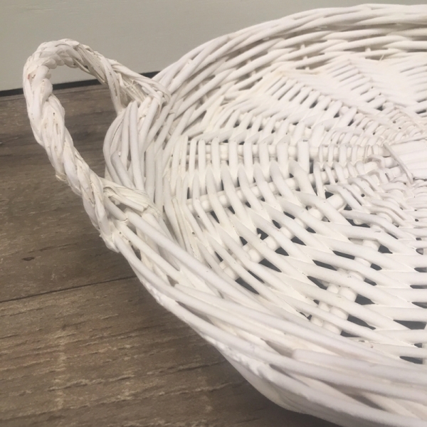 Dekoratívne prútený podnos biely 27cm