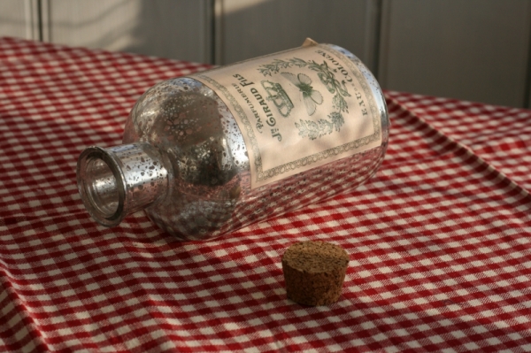 Dekoratívna sklenená fľaša 16,5x8x8cm