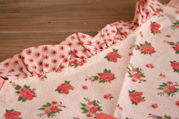 Detská kuchynská zástera s ružami 48x56cm