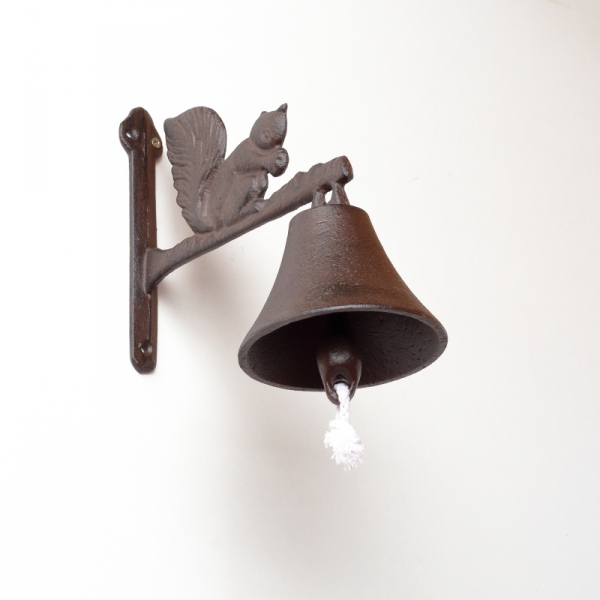 Domový zvonček liatina veverička 22x22cm