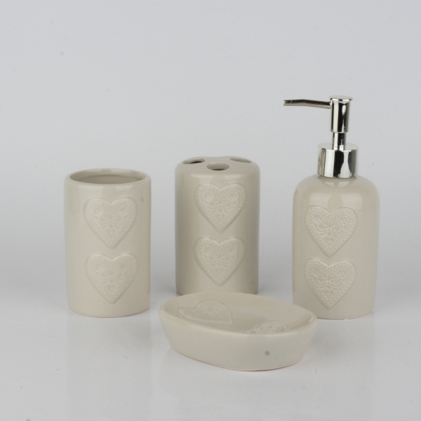 Doplnky do kúpeľne srdce (sada 4ks)