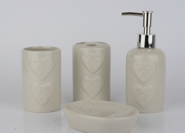 Doplnky do kúpeľne srdce (sada 4ks)