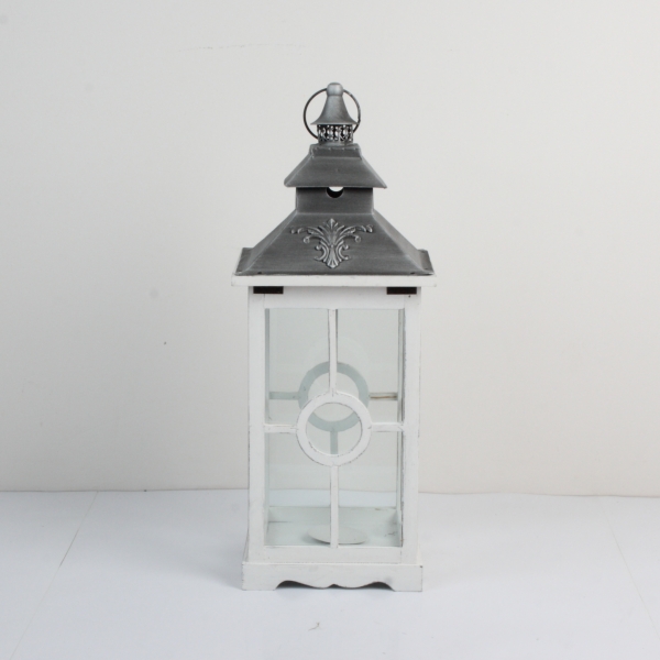 Drevená biela lucerna s kovovou strieškou 57cm