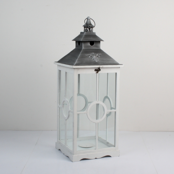 Drevená biela lucerna s kovovou strieškou 80cm