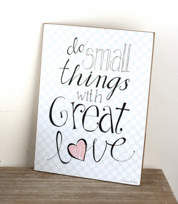 Drevená ceduľa Do small things 30x40cm