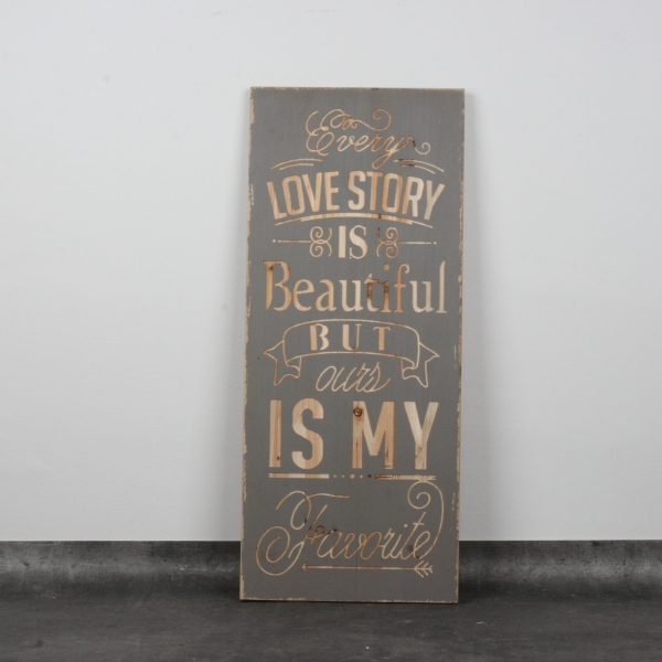 Drevená ceduľa Love story 78x33cm