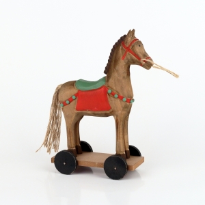 Drevená dekorácia koník na kolieskach 25cm