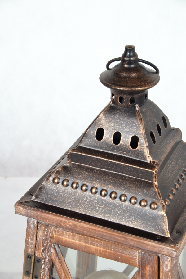 Drevená dekoračná lucerna stredná 24x24x60cm