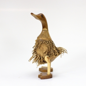 Drevená kačička střapatá 22cm