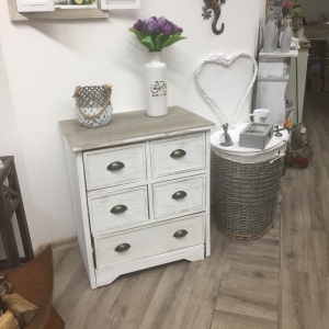 Drevená komoda 66,6x45x75cm