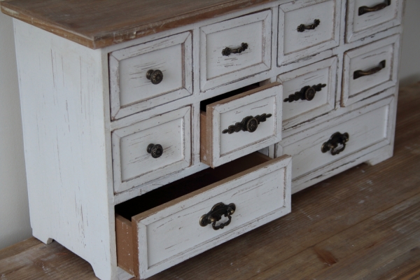 Drevená komoda na stolik biela