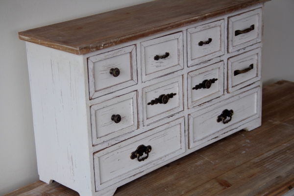 Drevená komoda na stolik biela