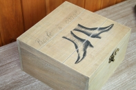 Drevená krabica ako botník 24x24x13cm