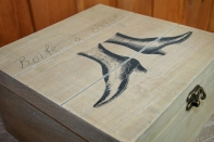 Drevená krabica ako botník 24x24x13cm