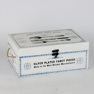 Drevená krabica na príbory 30x20x12cm