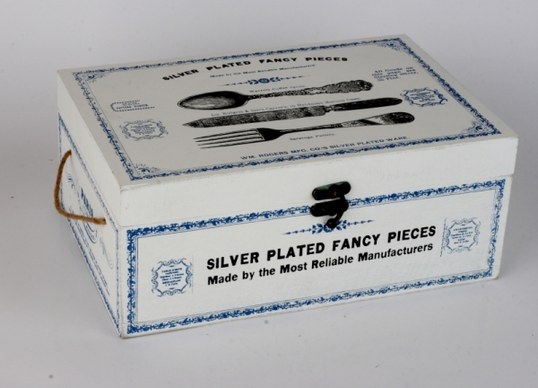 Drevená krabica na príbory 30x20x12cm