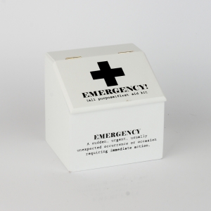 Drevená krabička prvej pomoci Emergency 15x13,6x15cm