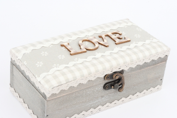 Drevená krabička s textilným vekom LOVE 9x18x7,5cm