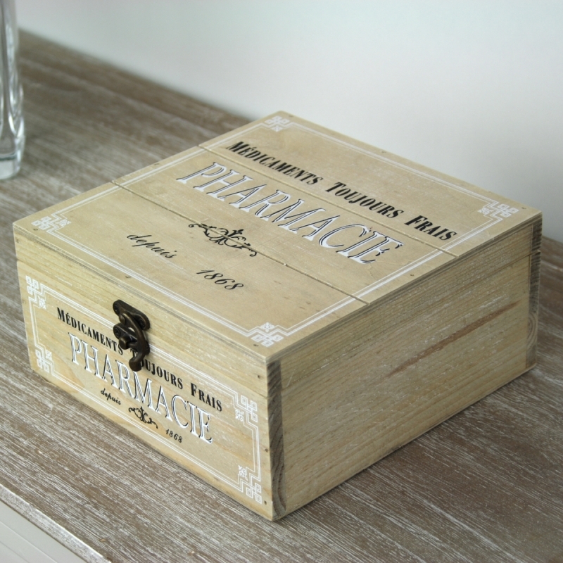 Drevená lekárnička Pharmacie 20x20x9,5cm