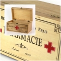 Drevená lekárnička Pharmacie 30x18cm
