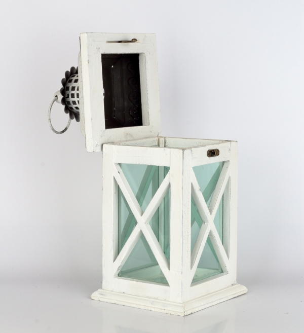 Drevená lucerna biela s kovovou strieškou 15,5x15,5x35,5cm