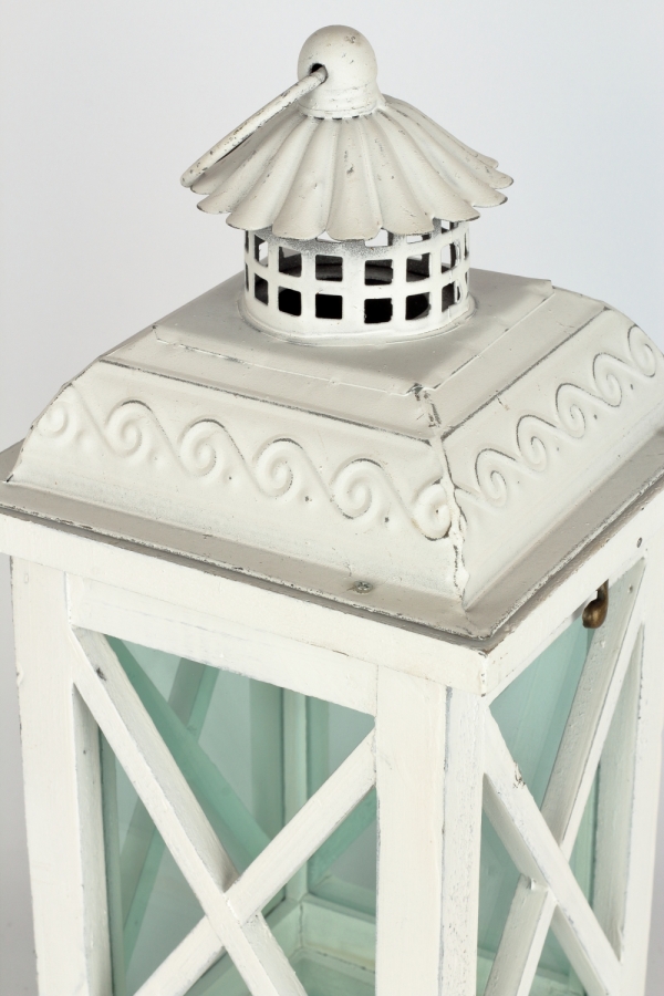 Drevená lucerna biela s kovovou strieškou 15,5x15,5x35,5cm