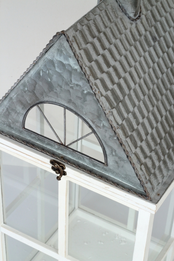 Drevená lucerna biely domček 45cm