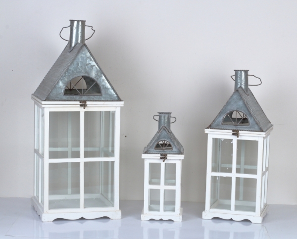 Drevená lucerna biely domček 45cm