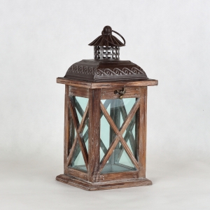 Drevená lucerna hnedá s kovovou strieškou 15,5x15,5x35,5cm