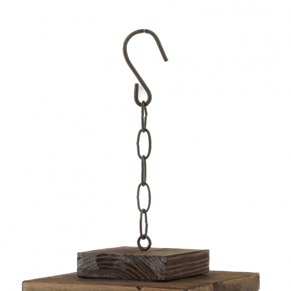 Drevený lampáš pod pergolu