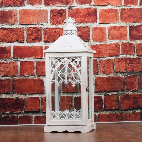 Drevená lucerna s ornamentami 24x24x57cm