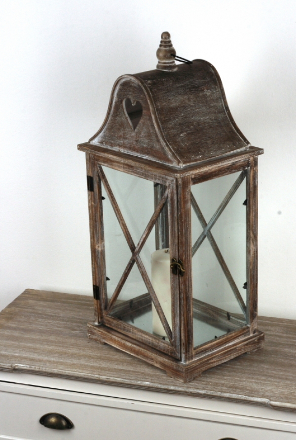 Drevená lampáš so srdcom 72cm