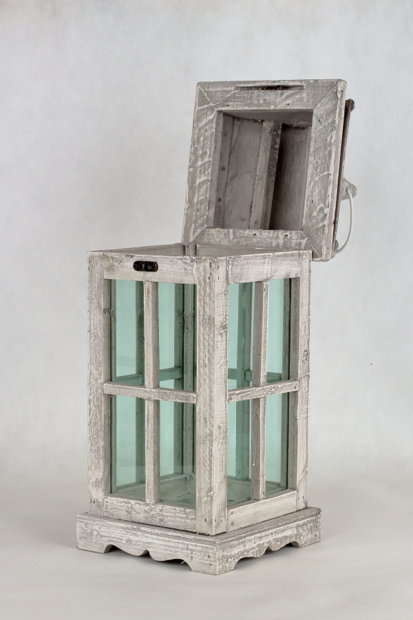 Drevená lampáš so srdcom šedá 17x17x45cm