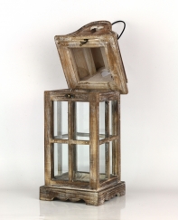 Drevená lampáš so srdcom v strieške 44cm