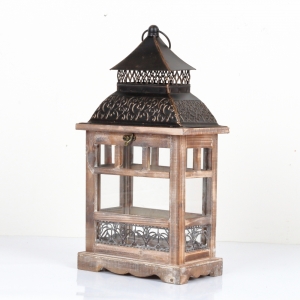 Drevená lucerna tmavo hnedá s kovovou strieškou 46cm