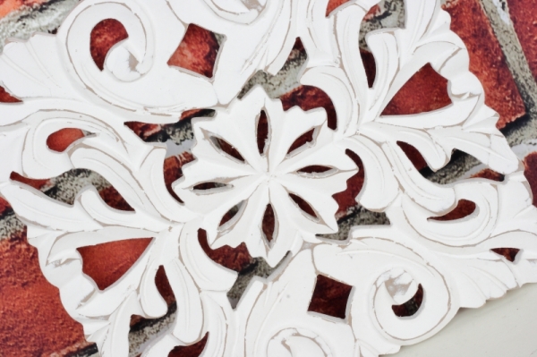 Drevená nástenná dekorácia biela s patinou 30x30cm