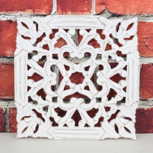 Drevená nástenná dekorácia ornamnet 30x30cm