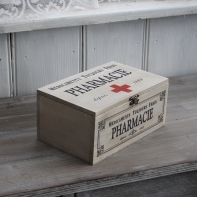 Drevená retro lekárnička Pharmacie