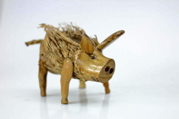 Drevená socha střepaté prasa