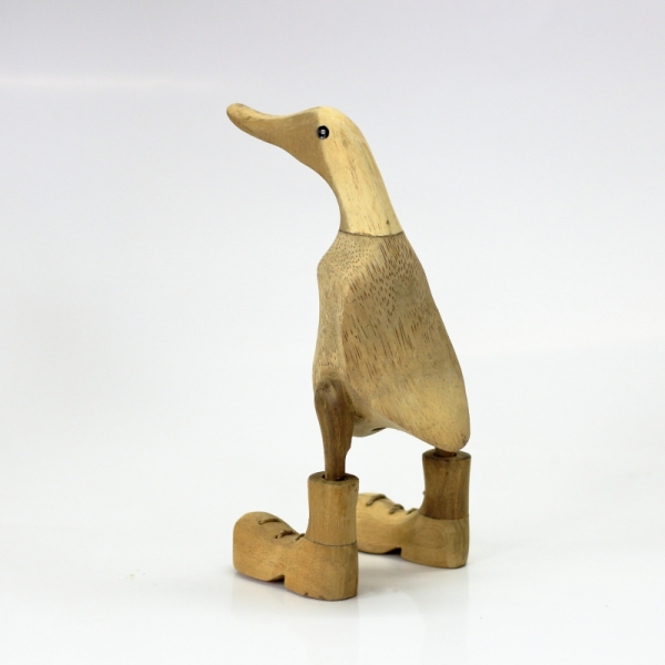 Drevená soška kačička v topánkach 26cm 220g