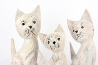 Drevená soška mačka biela 35cm